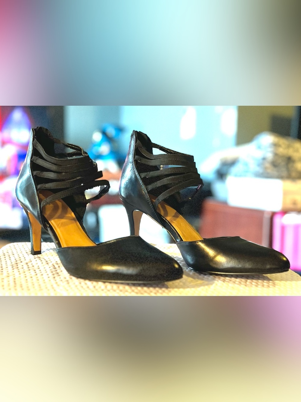 Kelly & Katie Classic Black Strappy Pointed Toe Pumps Size 8 Great Condition